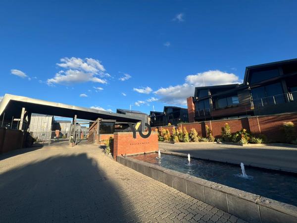 Apartment / Flat For Rent in Broadacres, Sandton